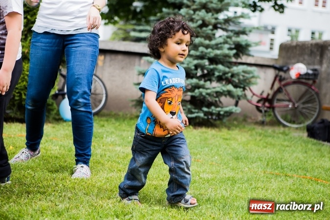 Zdjęcie w galerii na portalu naszraciborz.pl: Piknik rodzinny uczestników projektu Drugiemu Człowiekowi wiadomości z regionu