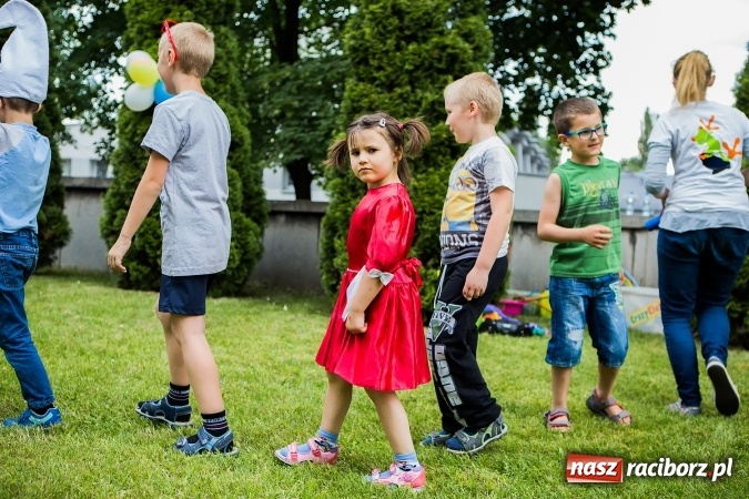 Zdjęcie w galerii na portalu naszraciborz.pl: Piknik rodzinny uczestników projektu Drugiemu Człowiekowi wiadomości z regionu