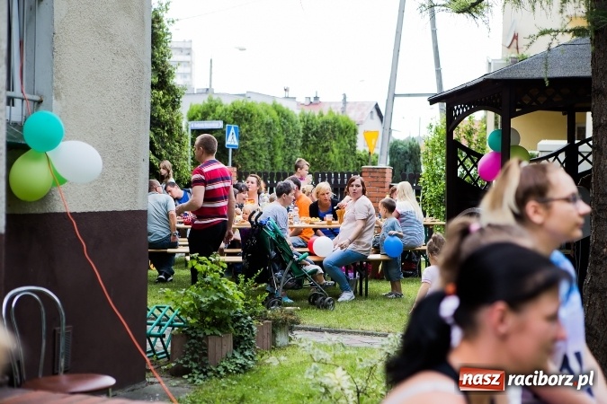 Zdjęcie w galerii na portalu naszraciborz.pl: Piknik rodzinny uczestników projektu Drugiemu Człowiekowi wiadomości z regionu