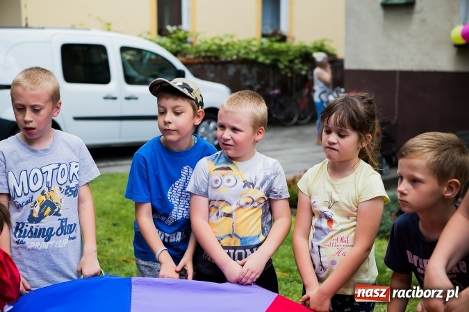 Zdjęcie w galerii na portalu naszraciborz.pl: Piknik rodzinny uczestników projektu Drugiemu Człowiekowi wiadomości z regionu