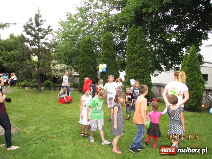 Zdjęcie w galerii na portalu naszraciborz.pl: Piknik rodzinny uczestników projektu Drugiemu Człowiekowi wiadomości z regionu