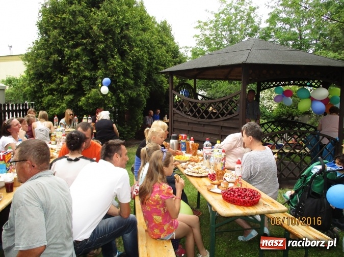 Zdjęcie w galerii na portalu naszraciborz.pl: Piknik rodzinny uczestników projektu Drugiemu Człowiekowi wiadomości z regionu