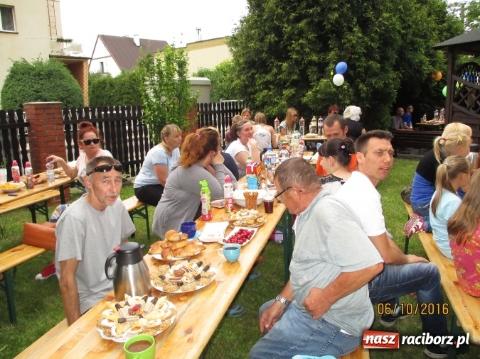 Zdjęcie w galerii na portalu naszraciborz.pl: Piknik rodzinny uczestników projektu Drugiemu Człowiekowi wiadomości z regionu