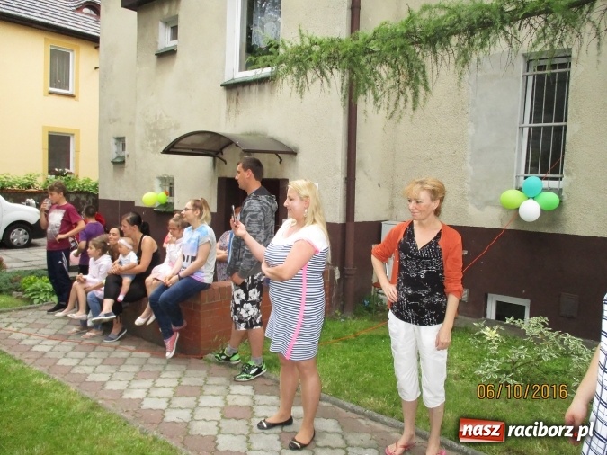 Zdjęcie w galerii na portalu naszraciborz.pl: Piknik rodzinny uczestników projektu Drugiemu Człowiekowi wiadomości z regionu