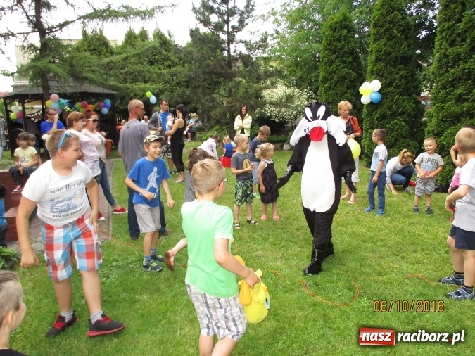 Zdjęcie w galerii na portalu naszraciborz.pl: Piknik rodzinny uczestników projektu Drugiemu Człowiekowi wiadomości z regionu