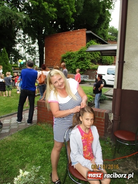 Zdjęcie w galerii na portalu naszraciborz.pl: Piknik rodzinny uczestników projektu Drugiemu Człowiekowi wiadomości z regionu