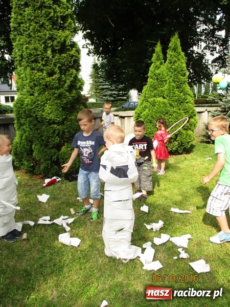 Zdjęcie w galerii na portalu naszraciborz.pl: Piknik rodzinny uczestników projektu Drugiemu Człowiekowi wiadomości z regionu