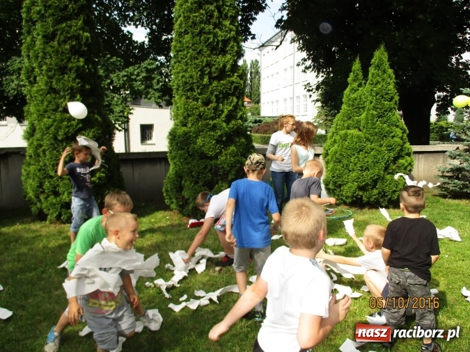 Zdjęcie w galerii na portalu naszraciborz.pl: Piknik rodzinny uczestników projektu Drugiemu Człowiekowi wiadomości z regionu