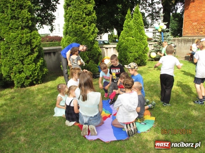 Zdjęcie w galerii na portalu naszraciborz.pl: Piknik rodzinny uczestników projektu Drugiemu Człowiekowi wiadomości z regionu