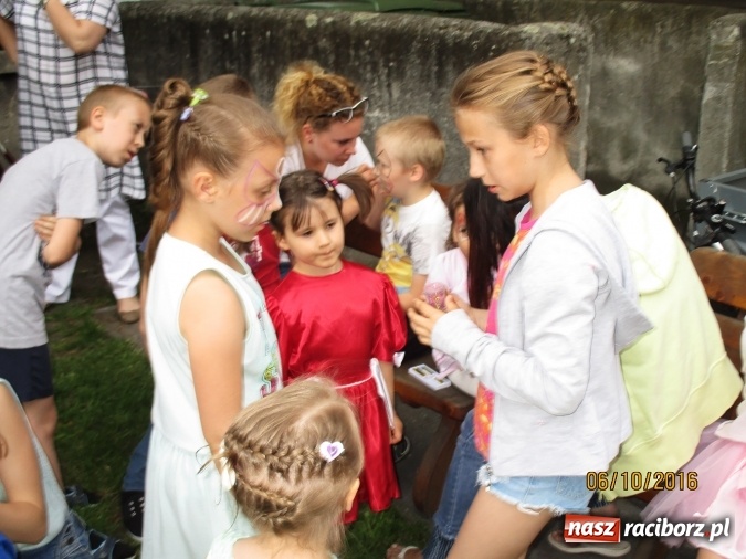 Zdjęcie w galerii na portalu naszraciborz.pl: Piknik rodzinny uczestników projektu Drugiemu Człowiekowi wiadomości z regionu