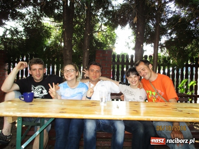 Zdjęcie w galerii na portalu naszraciborz.pl: Piknik rodzinny uczestników projektu Drugiemu Człowiekowi wiadomości z regionu