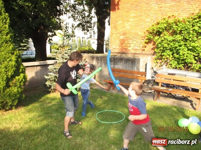 Zdjęcie w galerii na portalu naszraciborz.pl: Piknik rodzinny uczestników projektu Drugiemu Człowiekowi wiadomości z regionu