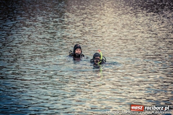 Zdjęcie w galerii na portalu naszraciborz.pl: Gdy wystarczająco długo patrzysz w otchłań, otchłań zaczyna patrzeć w Ciebie... wiadomości z regionu