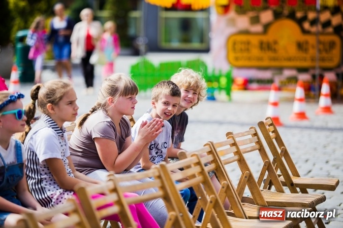 Zdjęcie w galerii na portalu naszraciborz.pl: Festyn ekologiczny z gokartami na raciborskim rynku wiadomości z regionu
