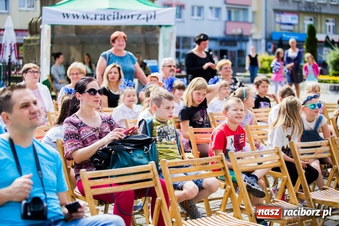 Zdjęcie w galerii na portalu naszraciborz.pl: Festyn ekologiczny z gokartami na raciborskim rynku wiadomości z regionu