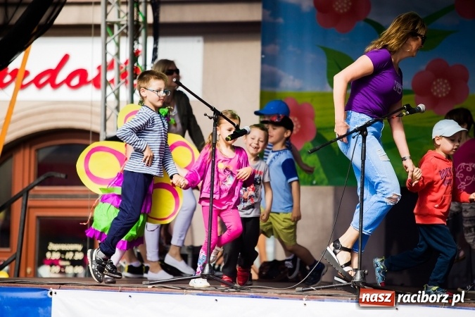 Zdjęcie w galerii na portalu naszraciborz.pl: Festyn ekologiczny z gokartami na raciborskim rynku wiadomości z regionu