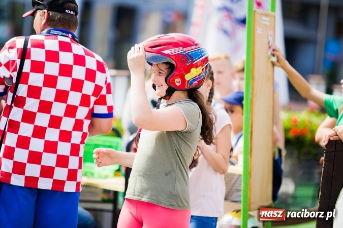 Zdjęcie w galerii na portalu naszraciborz.pl: Festyn ekologiczny z gokartami na raciborskim rynku wiadomości z regionu