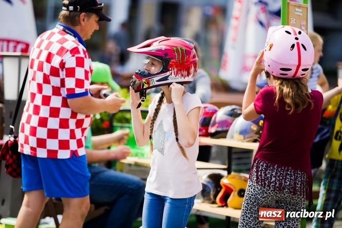 Zdjęcie w galerii na portalu naszraciborz.pl: Festyn ekologiczny z gokartami na raciborskim rynku wiadomości z regionu