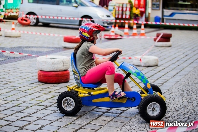 Zdjęcie w galerii na portalu naszraciborz.pl: Festyn ekologiczny z gokartami na raciborskim rynku wiadomości z regionu