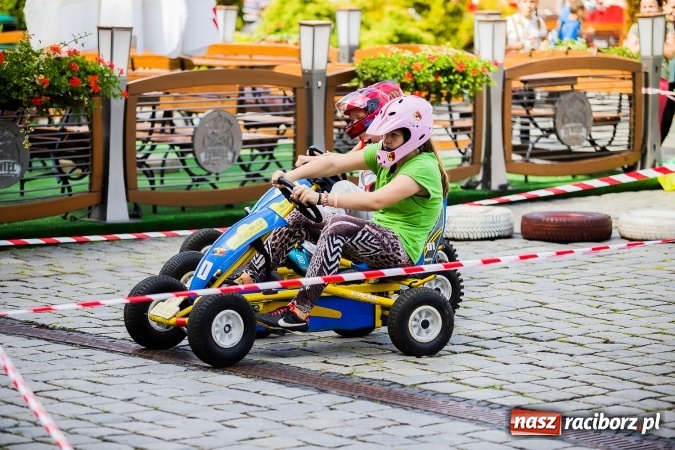 Zdjęcie w galerii na portalu naszraciborz.pl: Festyn ekologiczny z gokartami na raciborskim rynku wiadomości z regionu