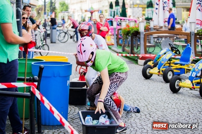 Zdjęcie w galerii na portalu naszraciborz.pl: Festyn ekologiczny z gokartami na raciborskim rynku wiadomości z regionu