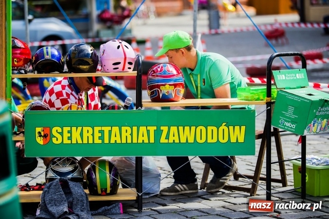 Zdjęcie w galerii na portalu naszraciborz.pl: Festyn ekologiczny z gokartami na raciborskim rynku wiadomości z regionu