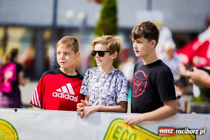 Zdjęcie w galerii na portalu naszraciborz.pl: Festyn ekologiczny z gokartami na raciborskim rynku wiadomości z regionu