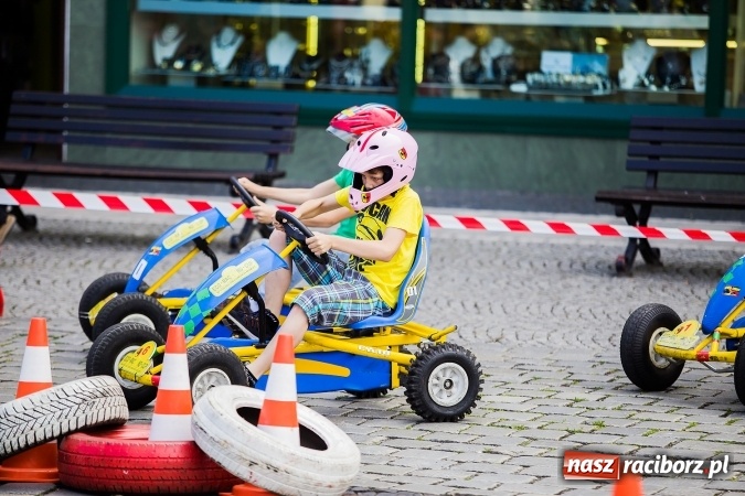 Zdjęcie w galerii na portalu naszraciborz.pl: Festyn ekologiczny z gokartami na raciborskim rynku wiadomości z regionu