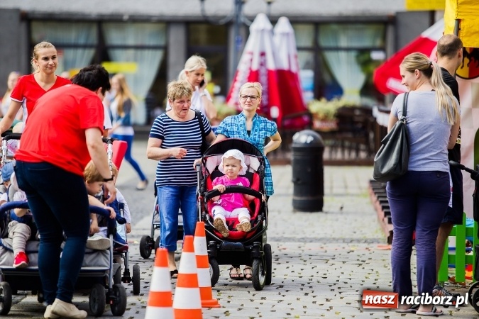 Zdjęcie w galerii na portalu naszraciborz.pl: Festyn ekologiczny z gokartami na raciborskim rynku wiadomości z regionu