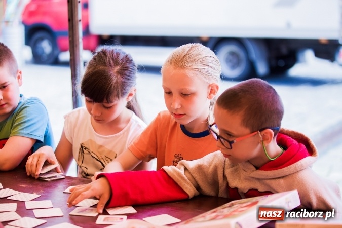 Zdjęcie w galerii na portalu naszraciborz.pl: Festyn ekologiczny z gokartami na raciborskim rynku wiadomości z regionu