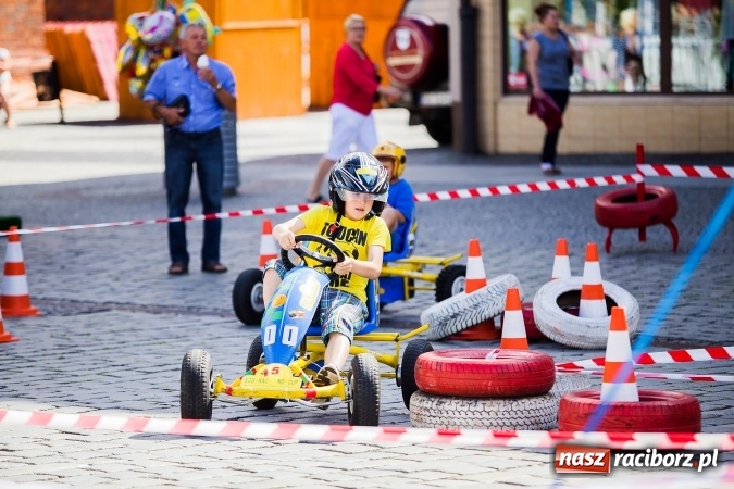 Zdjęcie w galerii na portalu naszraciborz.pl: Festyn ekologiczny z gokartami na raciborskim rynku wiadomości z regionu