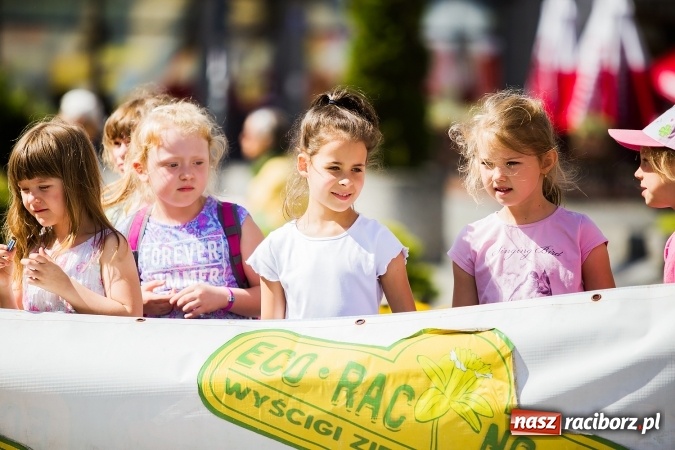 Zdjęcie w galerii na portalu naszraciborz.pl: Festyn ekologiczny z gokartami na raciborskim rynku wiadomości z regionu