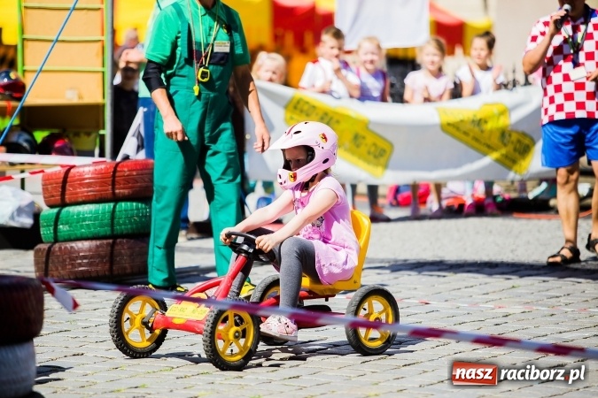 Zdjęcie w galerii na portalu naszraciborz.pl: Festyn ekologiczny z gokartami na raciborskim rynku wiadomości z regionu