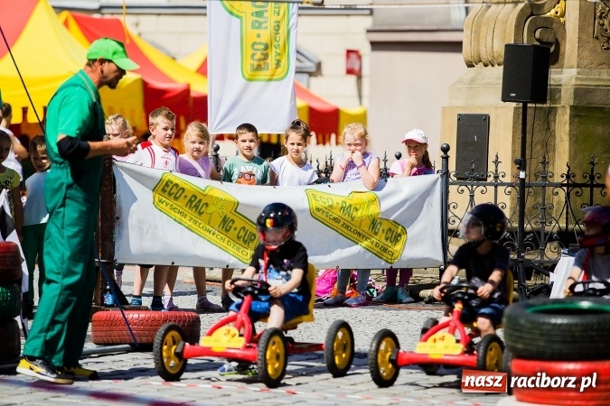 Zdjęcie w galerii na portalu naszraciborz.pl: Festyn ekologiczny z gokartami na raciborskim rynku wiadomości z regionu