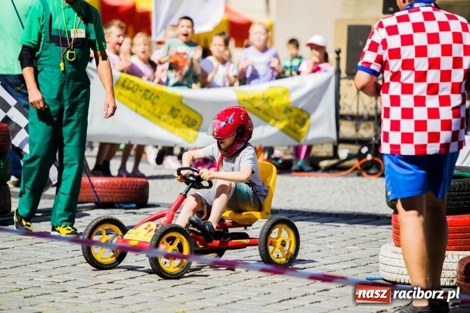 Zdjęcie w galerii na portalu naszraciborz.pl: Festyn ekologiczny z gokartami na raciborskim rynku wiadomości z regionu