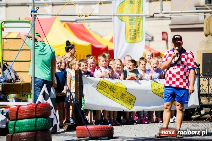 Zdjęcie w galerii na portalu naszraciborz.pl: Festyn ekologiczny z gokartami na raciborskim rynku wiadomości z regionu