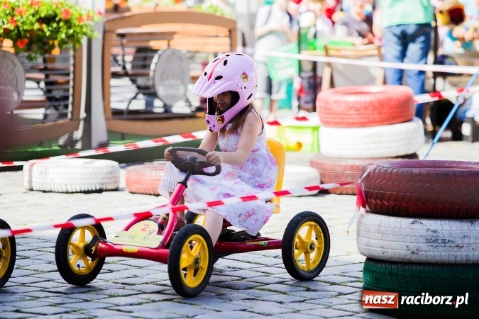 Zdjęcie w galerii na portalu naszraciborz.pl: Festyn ekologiczny z gokartami na raciborskim rynku wiadomości z regionu