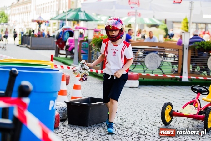 Zdjęcie w galerii na portalu naszraciborz.pl: Festyn ekologiczny z gokartami na raciborskim rynku wiadomości z regionu