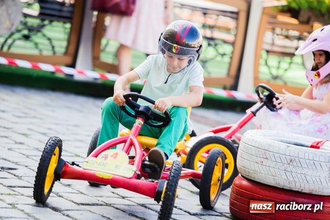 Zdjęcie w galerii na portalu naszraciborz.pl: Festyn ekologiczny z gokartami na raciborskim rynku wiadomości z regionu