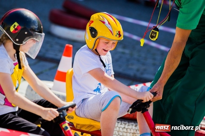 Zdjęcie w galerii na portalu naszraciborz.pl: Festyn ekologiczny z gokartami na raciborskim rynku wiadomości z regionu