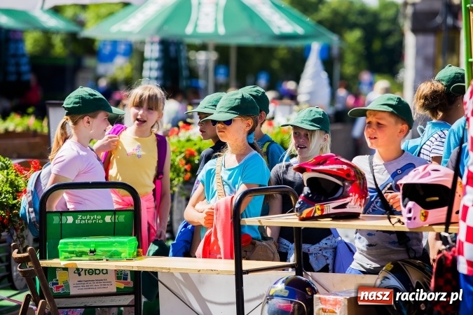 Zdjęcie w galerii na portalu naszraciborz.pl: Festyn ekologiczny z gokartami na raciborskim rynku wiadomości z regionu