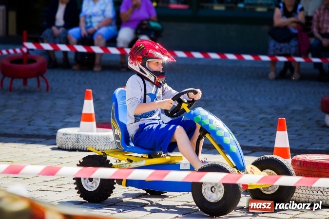 Zdjęcie w galerii na portalu naszraciborz.pl: Festyn ekologiczny z gokartami na raciborskim rynku wiadomości z regionu