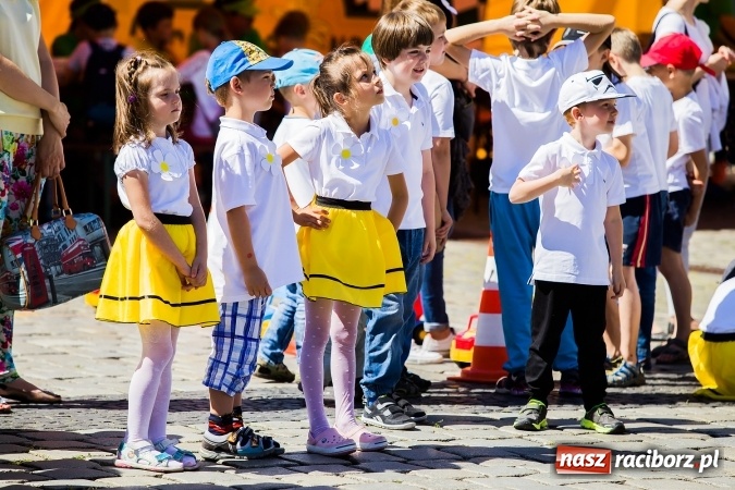Zdjęcie w galerii na portalu naszraciborz.pl: Festyn ekologiczny z gokartami na raciborskim rynku wiadomości z regionu