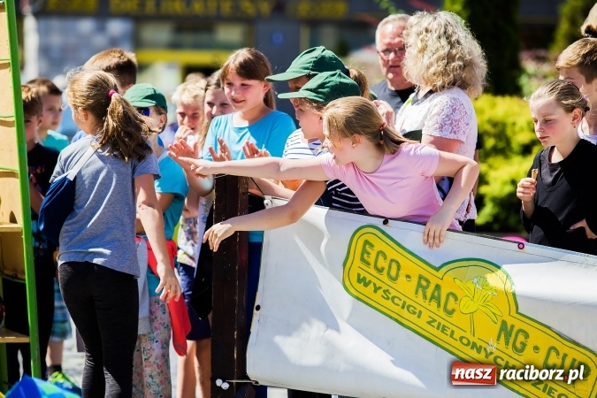 Zdjęcie w galerii na portalu naszraciborz.pl: Festyn ekologiczny z gokartami na raciborskim rynku wiadomości z regionu
