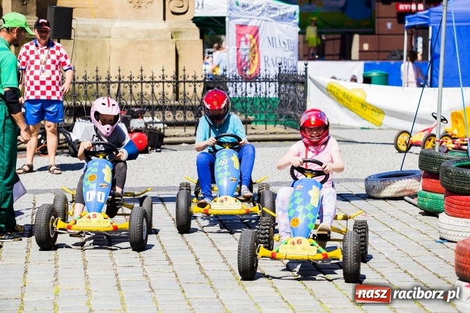 Zdjęcie w galerii na portalu naszraciborz.pl: Festyn ekologiczny z gokartami na raciborskim rynku wiadomości z regionu