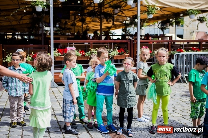 Zdjęcie w galerii na portalu naszraciborz.pl: Festyn ekologiczny z gokartami na raciborskim rynku wiadomości z regionu