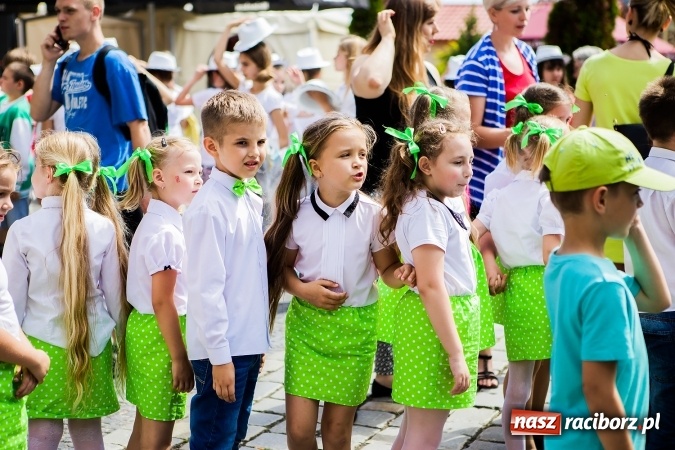 Zdjęcie w galerii na portalu naszraciborz.pl: Festyn ekologiczny z gokartami na raciborskim rynku wiadomości z regionu