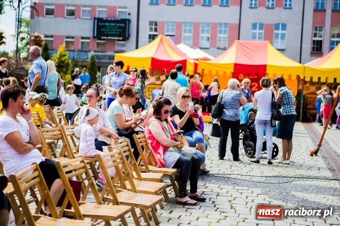 Zdjęcie w galerii na portalu naszraciborz.pl: Festyn ekologiczny z gokartami na raciborskim rynku wiadomości z regionu
