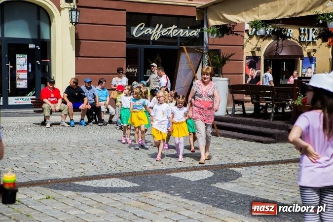 Zdjęcie w galerii na portalu naszraciborz.pl: Festyn ekologiczny z gokartami na raciborskim rynku wiadomości z regionu