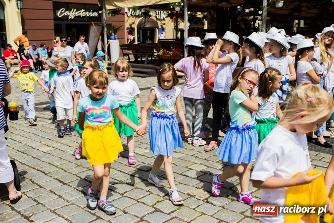 Zdjęcie w galerii na portalu naszraciborz.pl: Festyn ekologiczny z gokartami na raciborskim rynku wiadomości z regionu